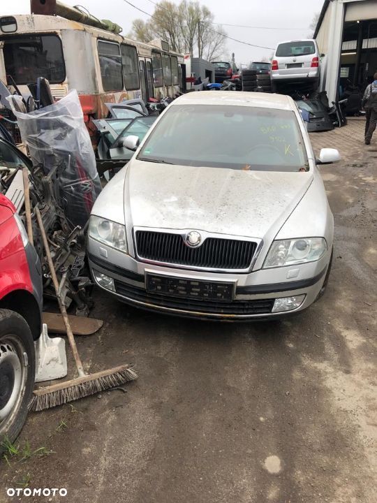 SKODA OCTAVIA II 2.0 ZWROTNICA PRAWA LEWA - 1