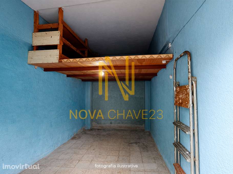 Armazém/Garagem em Mira-Sintra - Grande imagem: 2/7