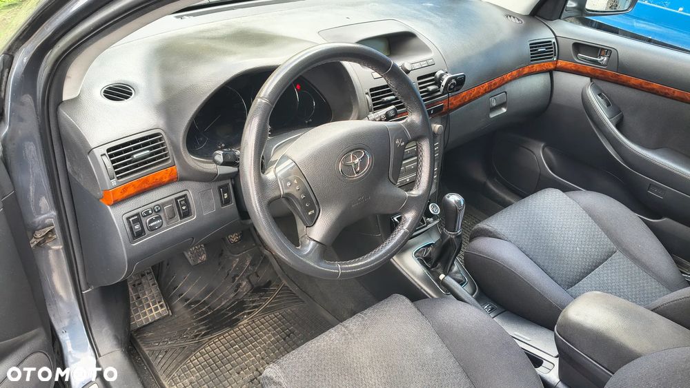Toyota Avensis 2.0 VVT-i Prestige - 6