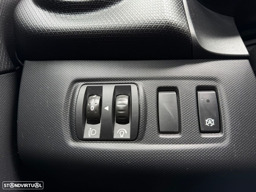 Renault Clio 0.9 TCE Dynamique S - 28