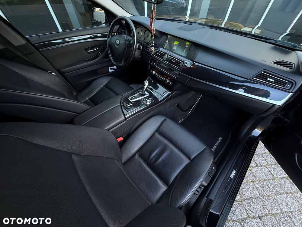 BMW Seria 5 520d Touring - 24