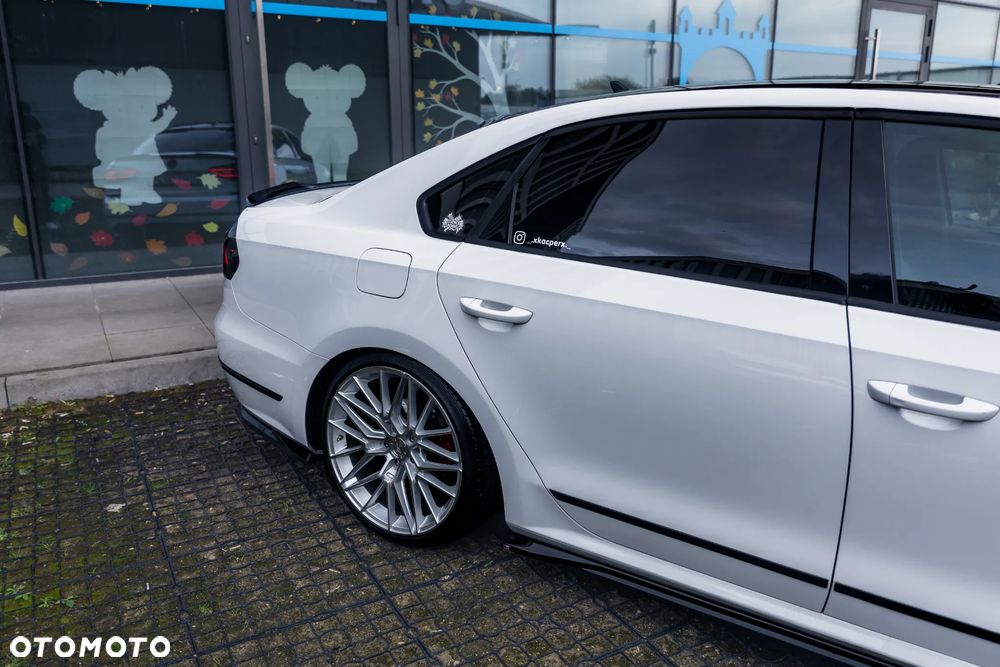 Volkswagen Passat - 9