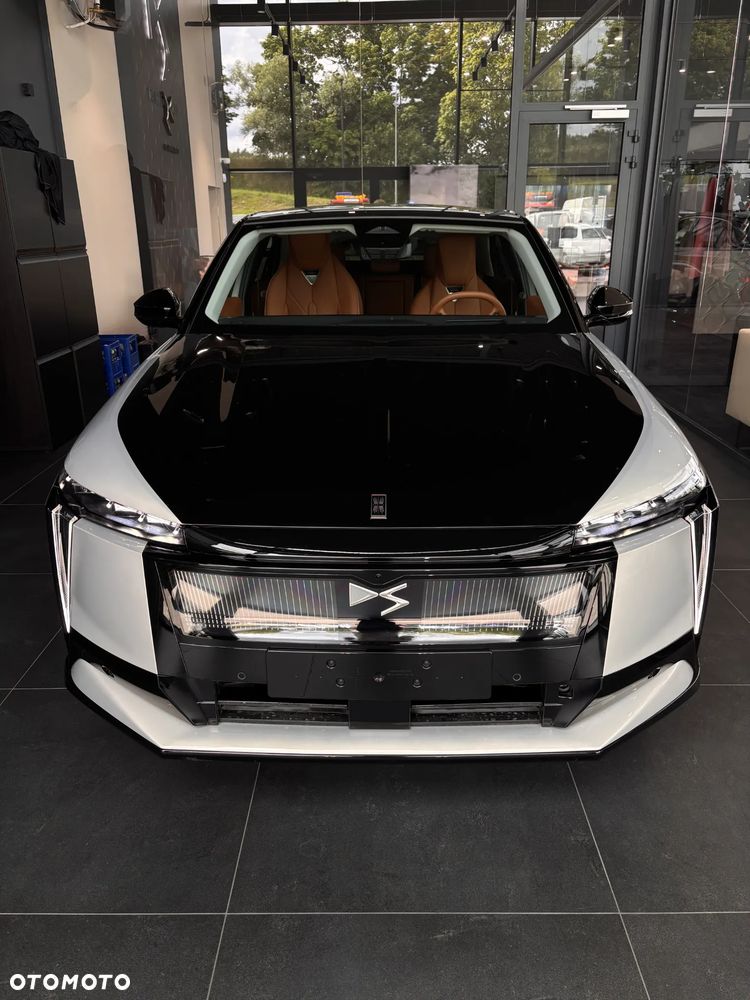 DS Automobiles N°8 - 3
