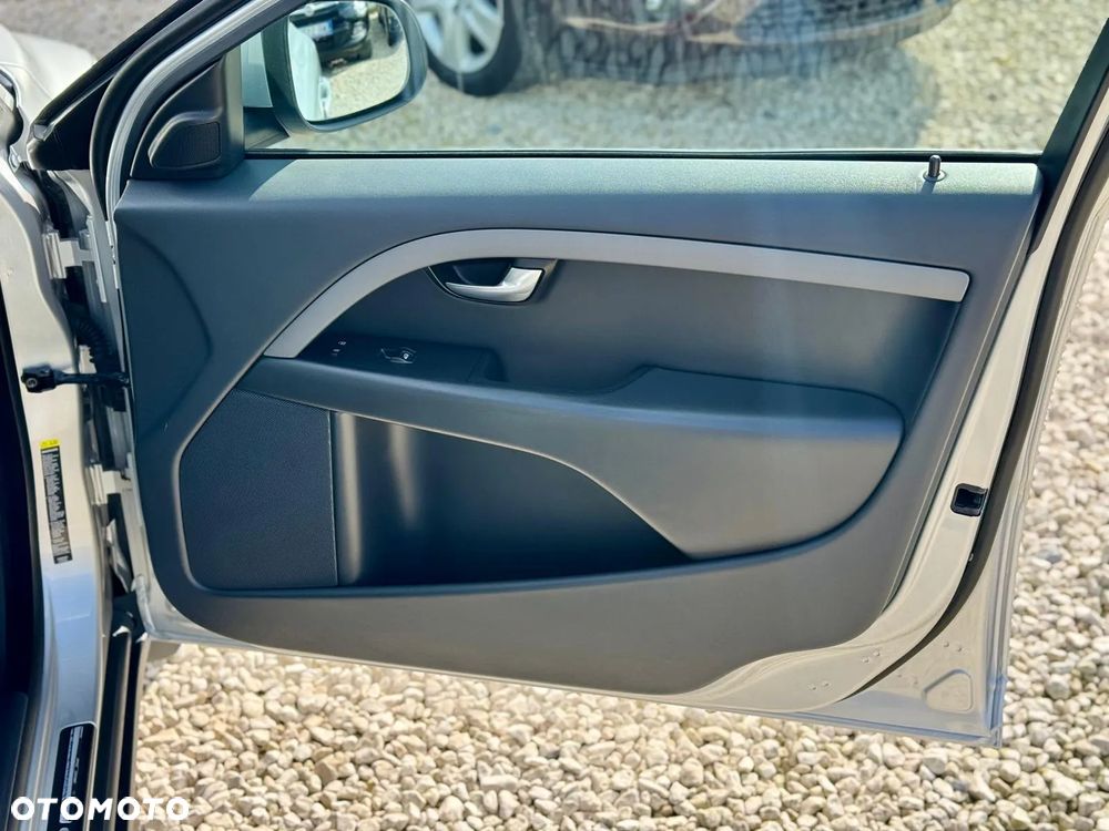 Volvo V70 2.0 Momentum - 16