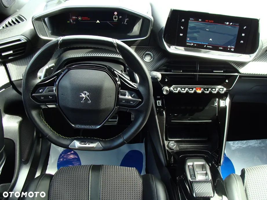 Peugeot 2008 PureTech 130 EAT8 GT - 20