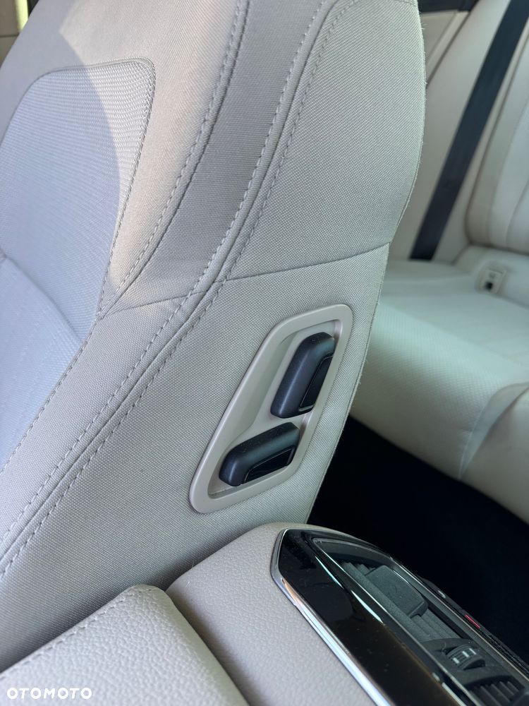 Skoda Superb 2.0 TDI Style DSG - 11