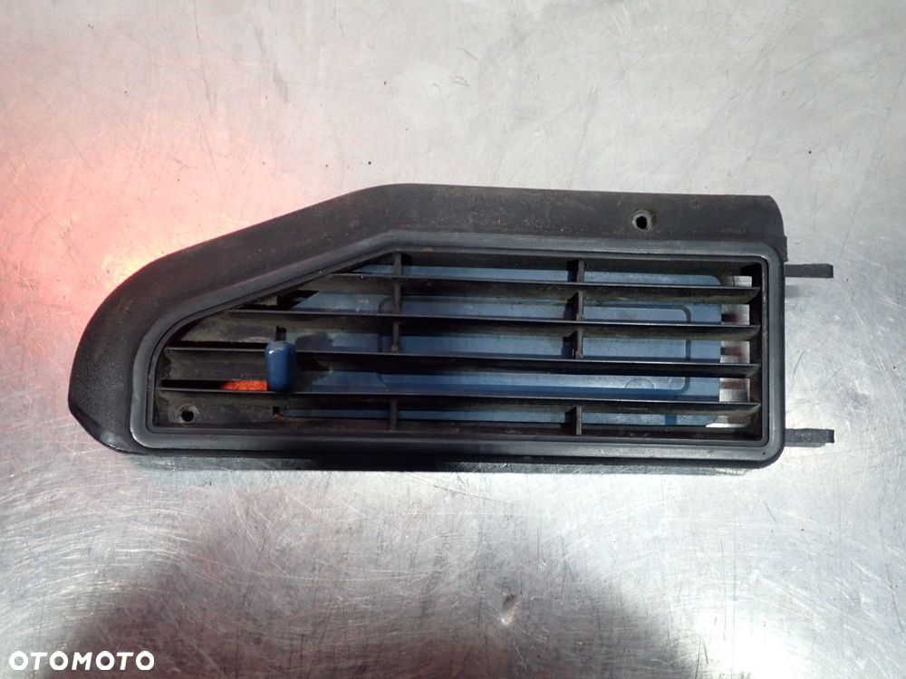 KRATKA NAWIEWU DRZWI PRAWA PRZEDNIA VOLKSWAGEN T3  251837892   251837898 - 1