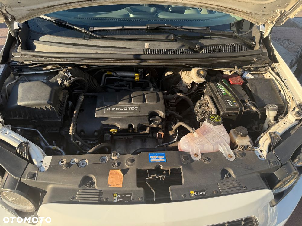 Chevrolet Aveo 1.4 16V LS Design+ - 10