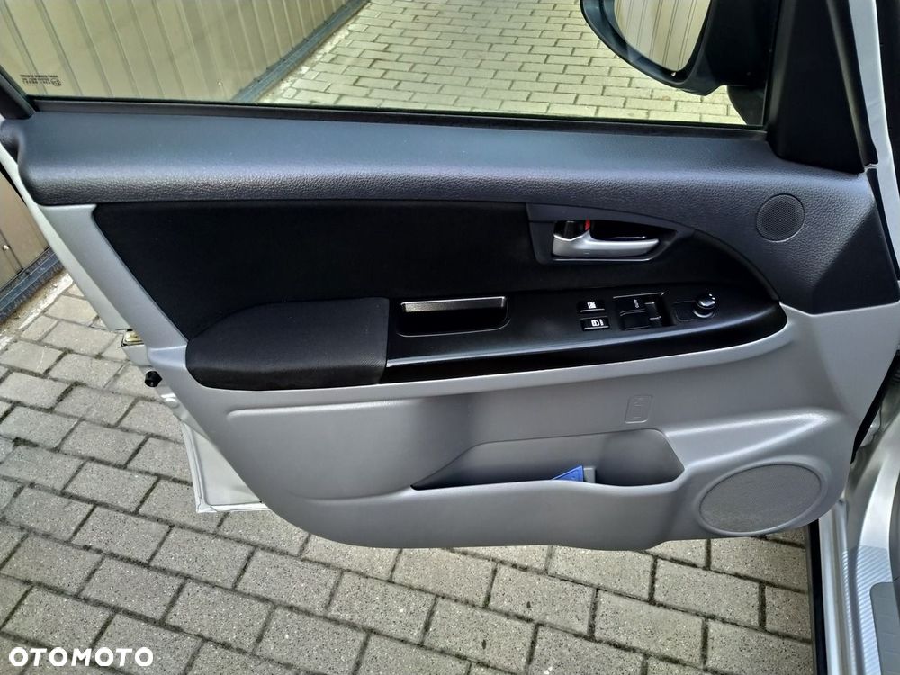 Suzuki SX4 1.6 Comfort 4WD - 14