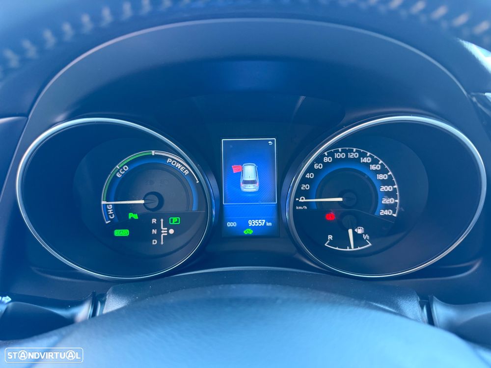 Toyota Auris Touring Sports 1.8 HSD Exclusive +Sky+Navi - 13