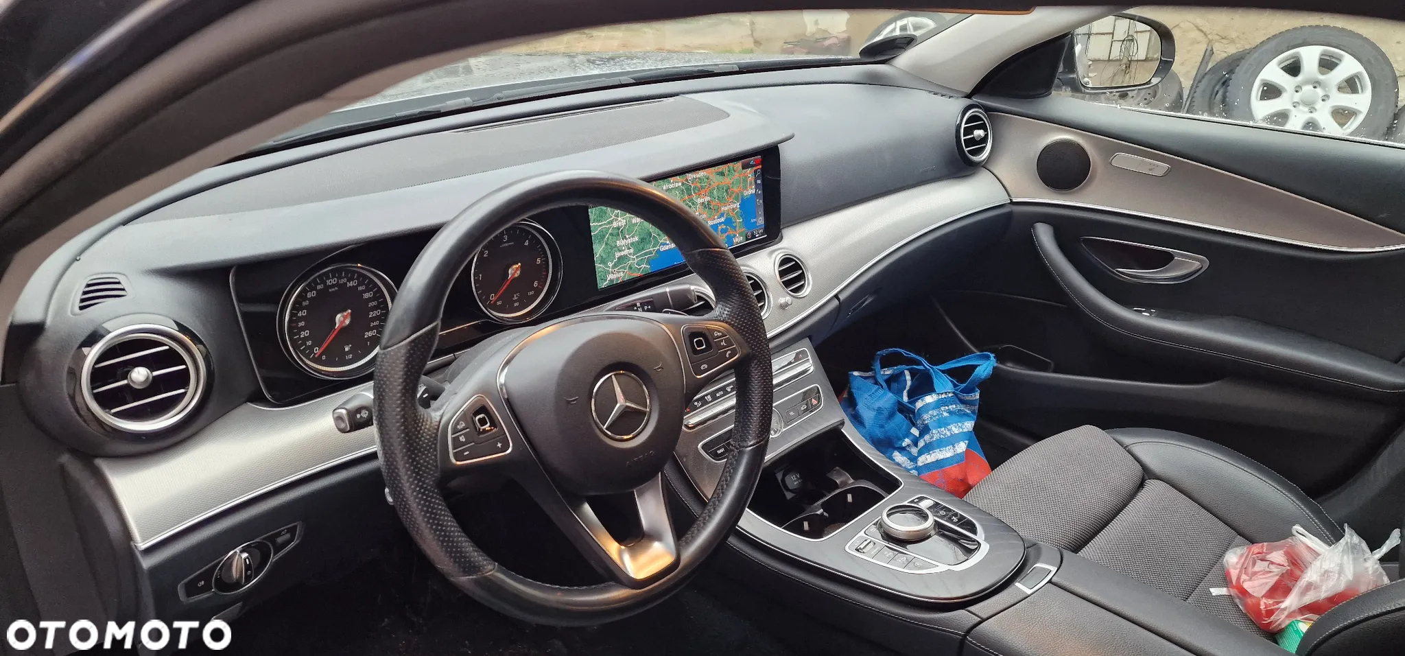 Mercedes-Benz Klasa E 220 d T 9G-TRONIC - 8