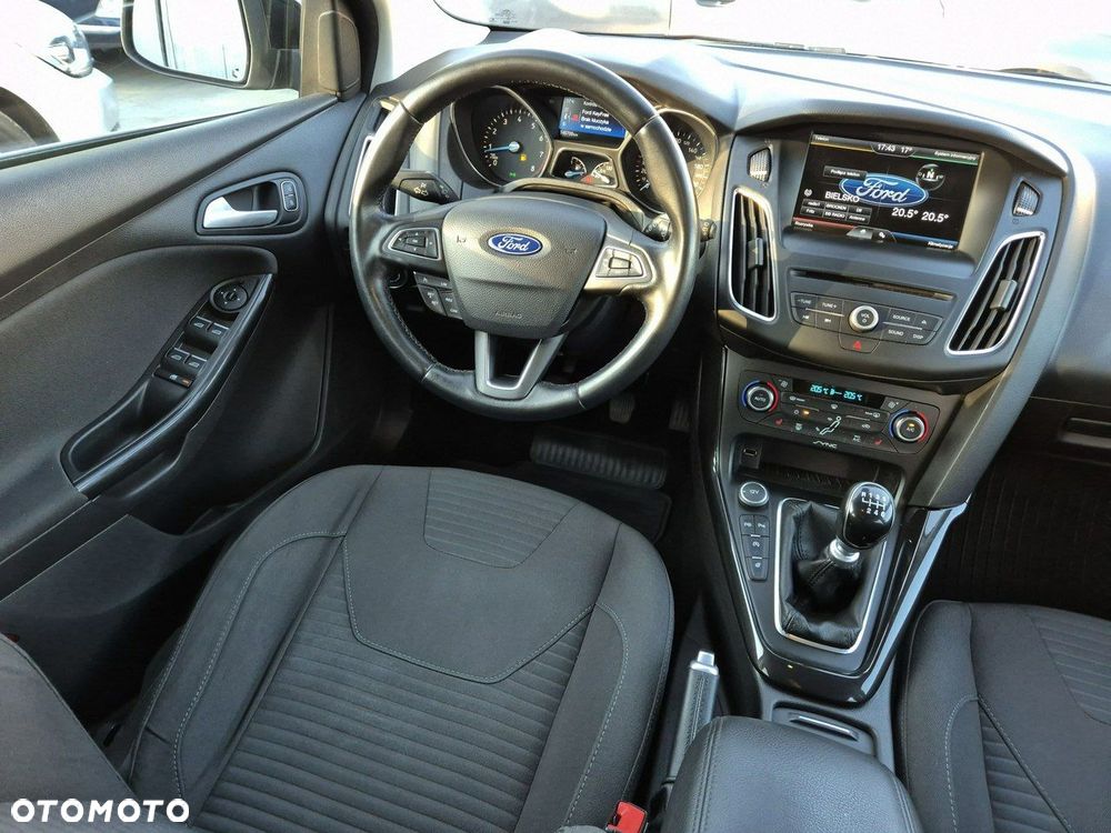 Ford Focus 1.5 EcoBoost Start-Stopp-System TITANIUM - 17