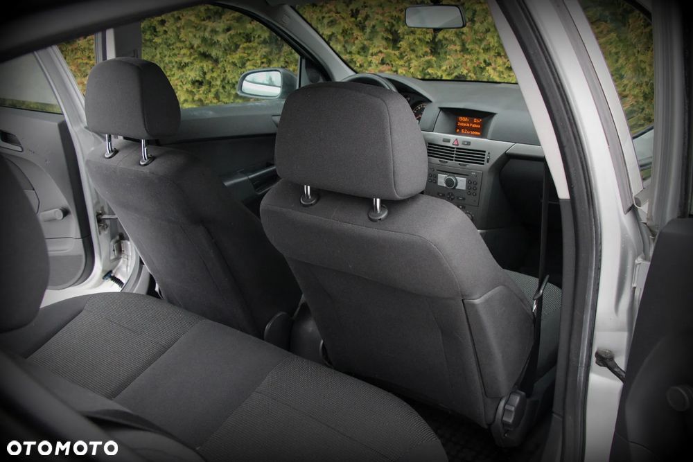 Opel Astra 1.9 CDTI - 17