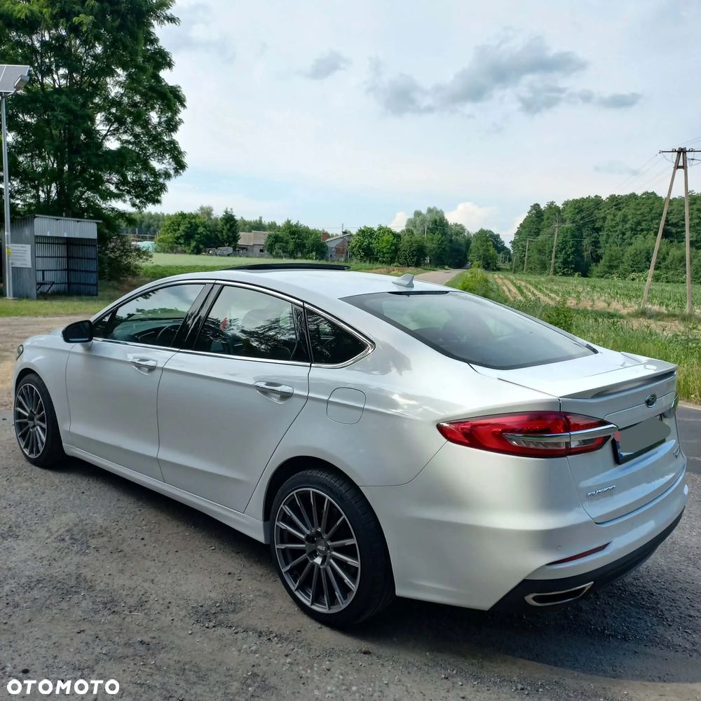 Ford Fusion - 2