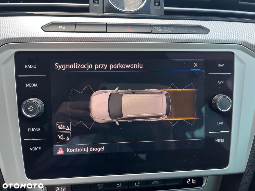 Volkswagen Passat 2.0 TDI SCR DSG Comfortline - 12