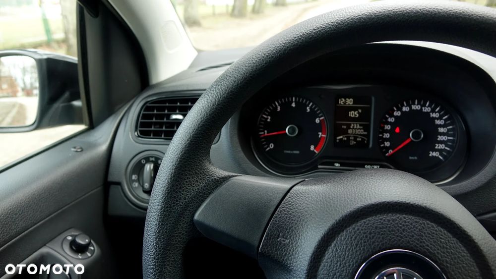 Volkswagen Polo - 14