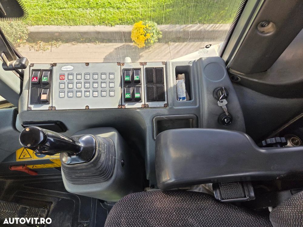 Liebherr 542, Cupa 3mc, 2012, 10.738h, Anv 20,5R25-50% ok, Masa operationala 16t, Aer conditionat, transmisie hidrostatica, STARE BUNA-PROMOTIE 34900 EUR+Tva - 22