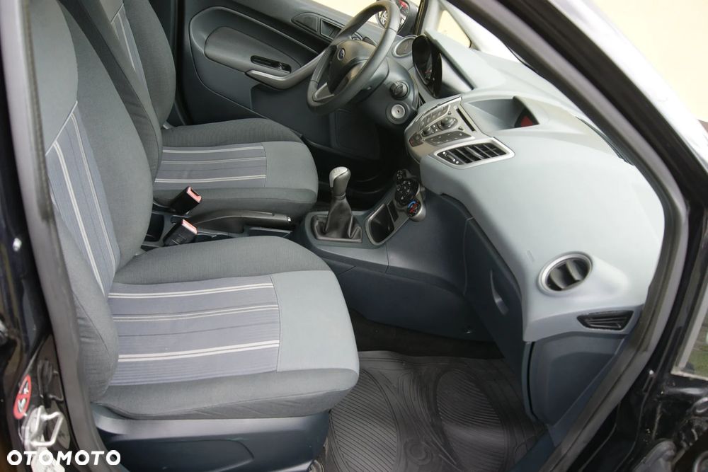 Ford Fiesta 1.25 Champions Edition - 9