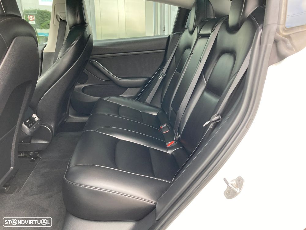 Tesla Model 3 RWD - 37