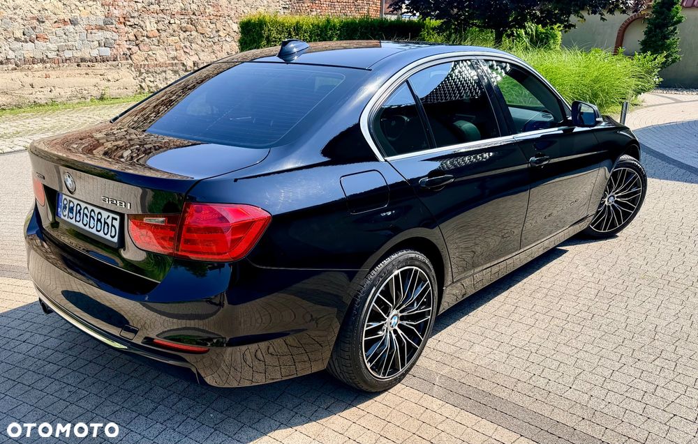 BMW Seria 3 328i xDrive Luxury Line - 5