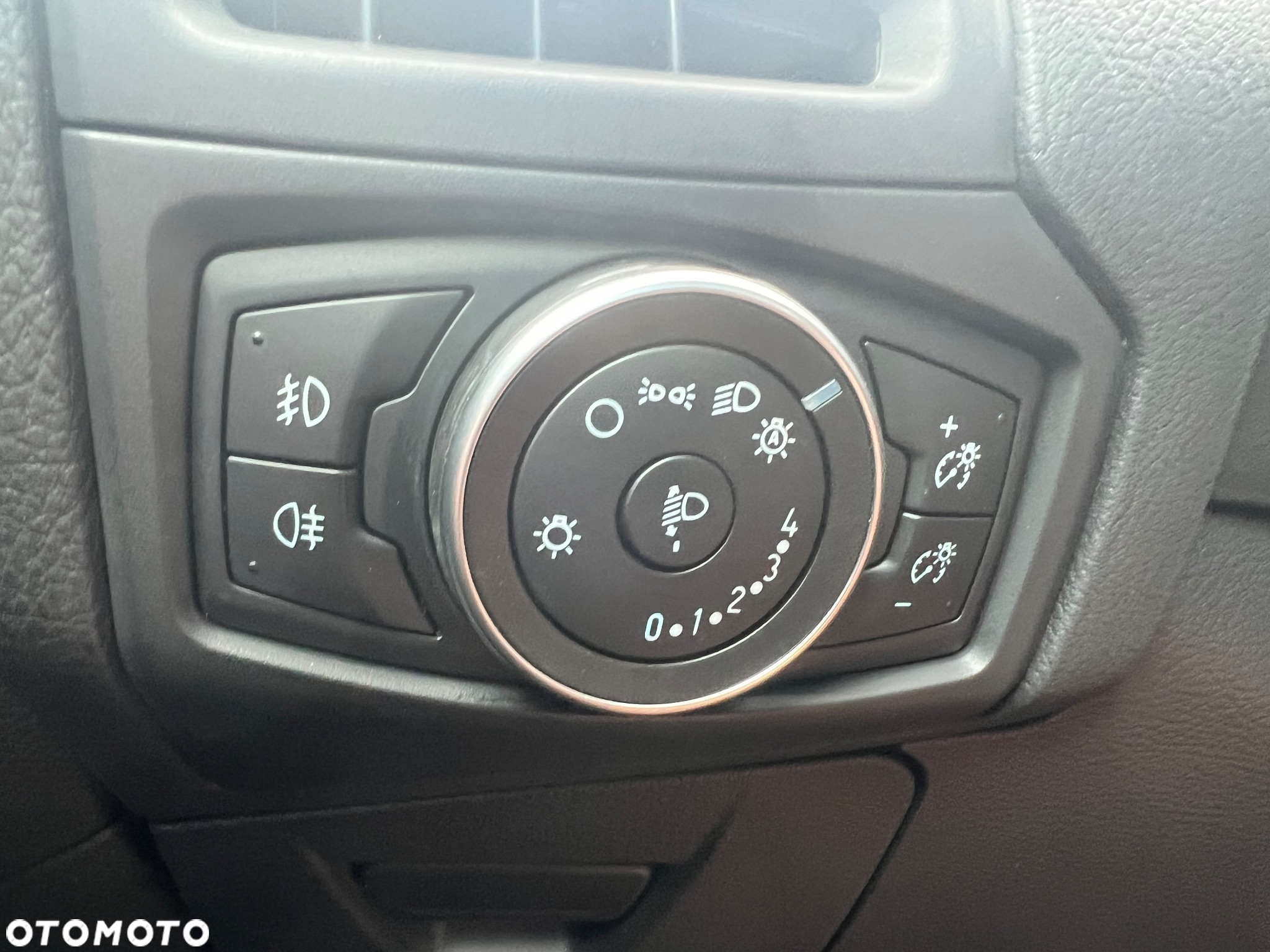 Ford Focus 1.0 EcoBoost Active Business - 32