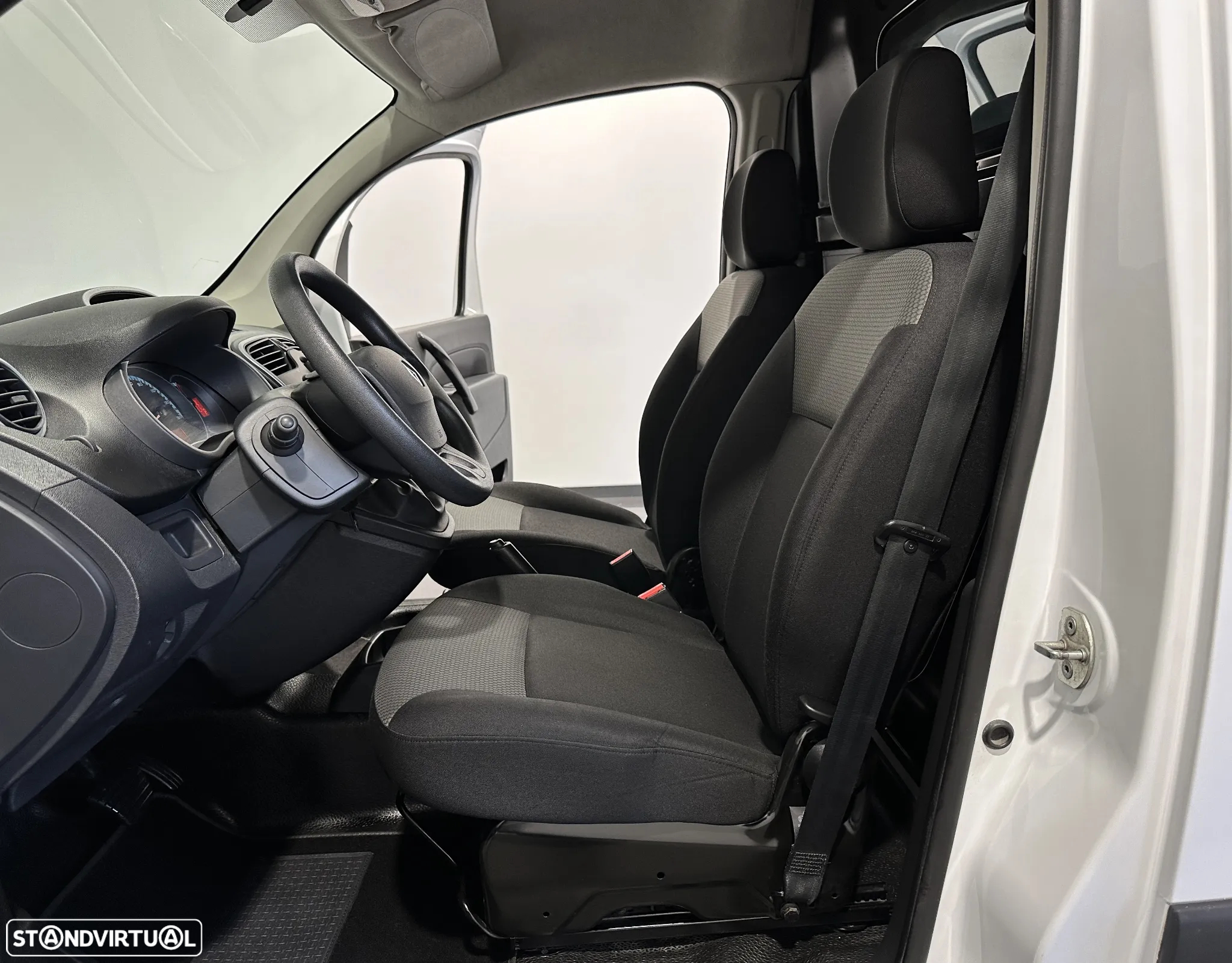 Renault KANGOO EXPRESS Z.E. 33 KW - IVA DEDUTIVÉL - BATERIAS PRÓPRIAS - 7
