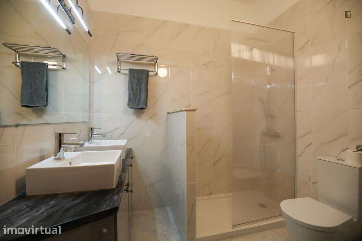 Quarto - localizado em Olaias Lisbon - Grande imagem: 3/38