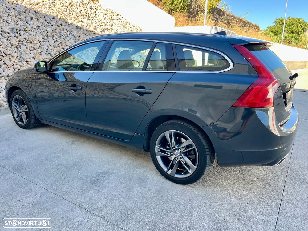 Volvo V60 D6 Plug-In-Hybrid AWD Geartronic Summum - 20