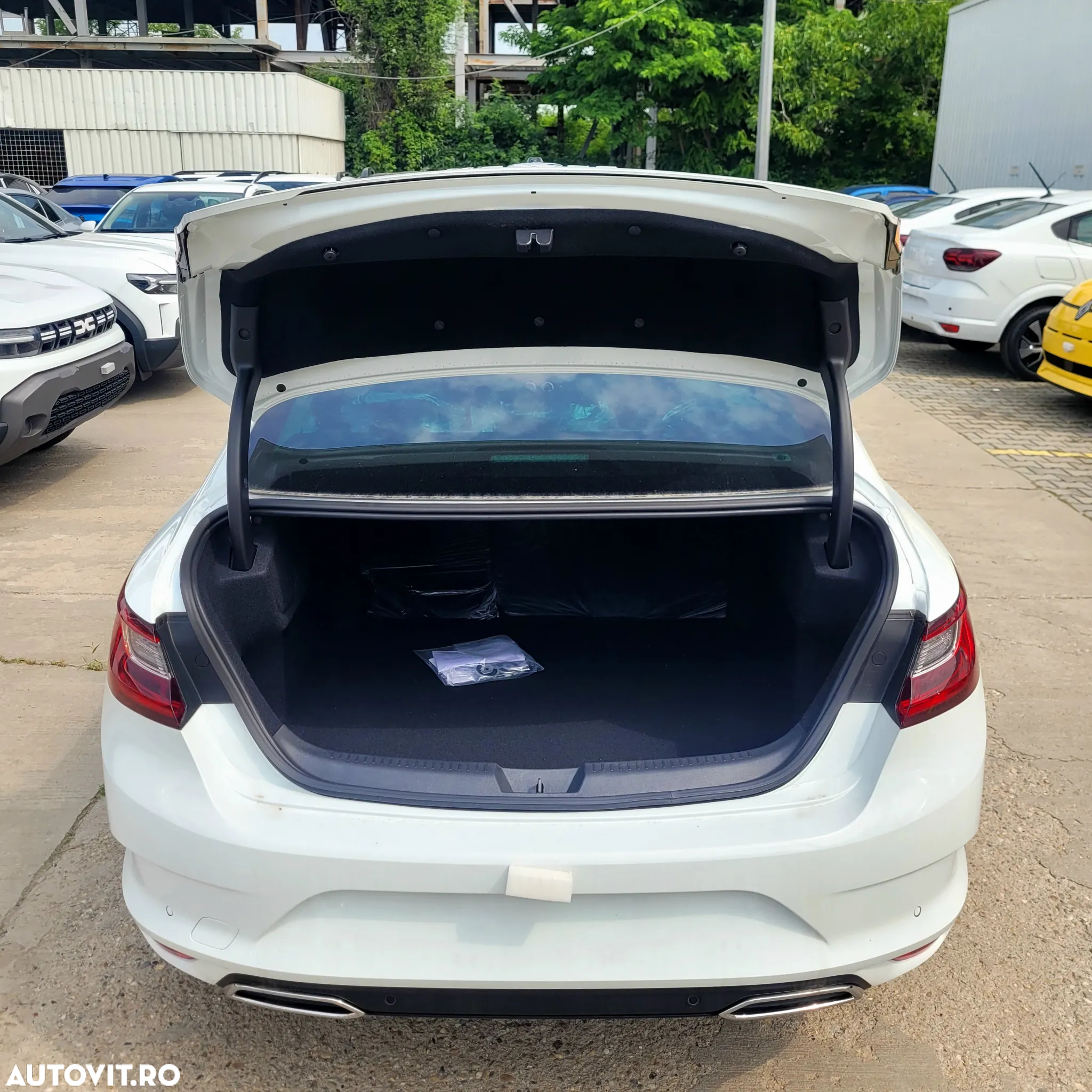 Renault Megane TCe 140 GPF Techno - 6