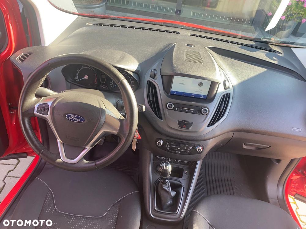 Ford Transit Courier - 12