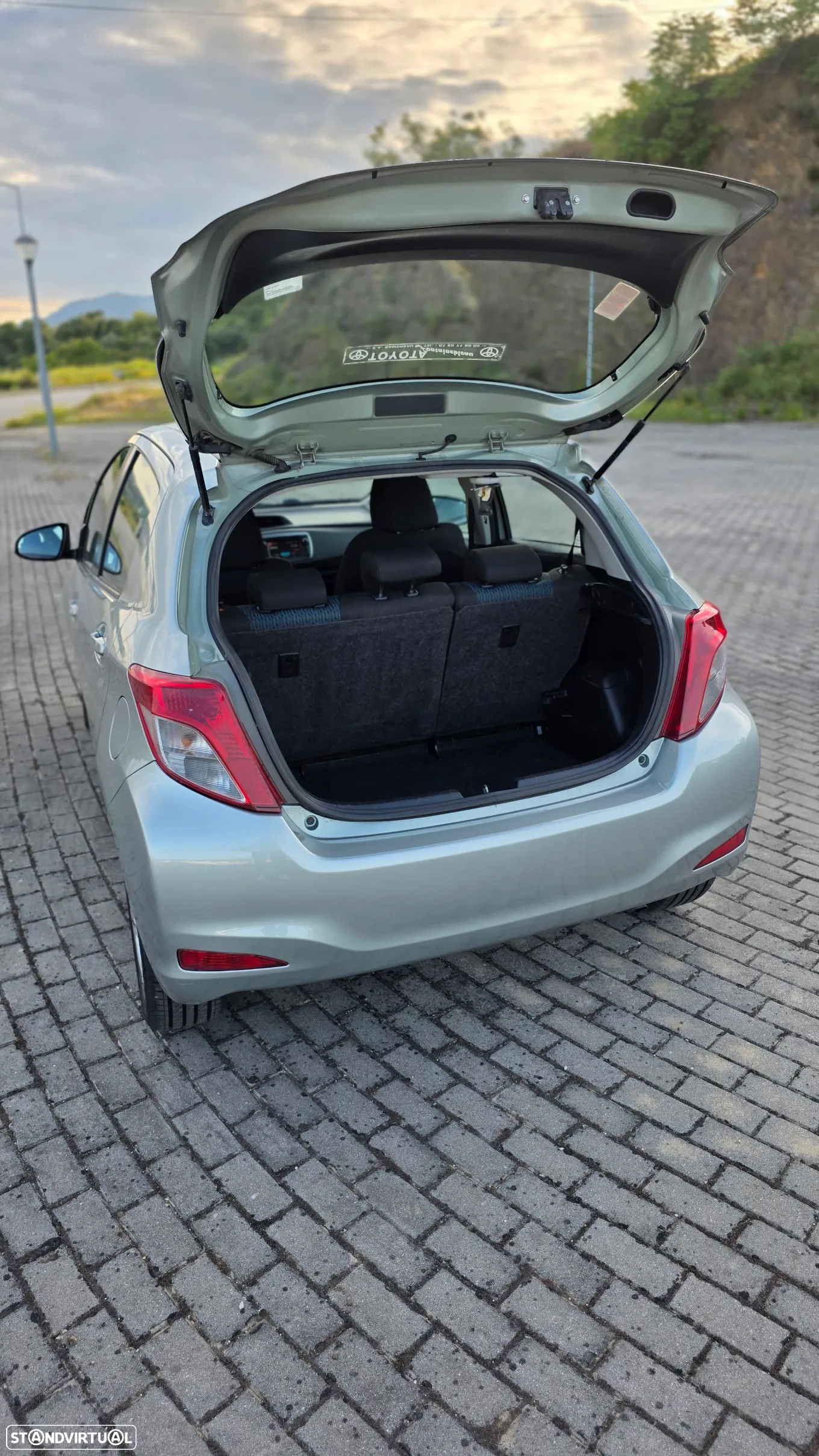 Toyota Yaris 1.4 D-4D Comfort+Navi - 16