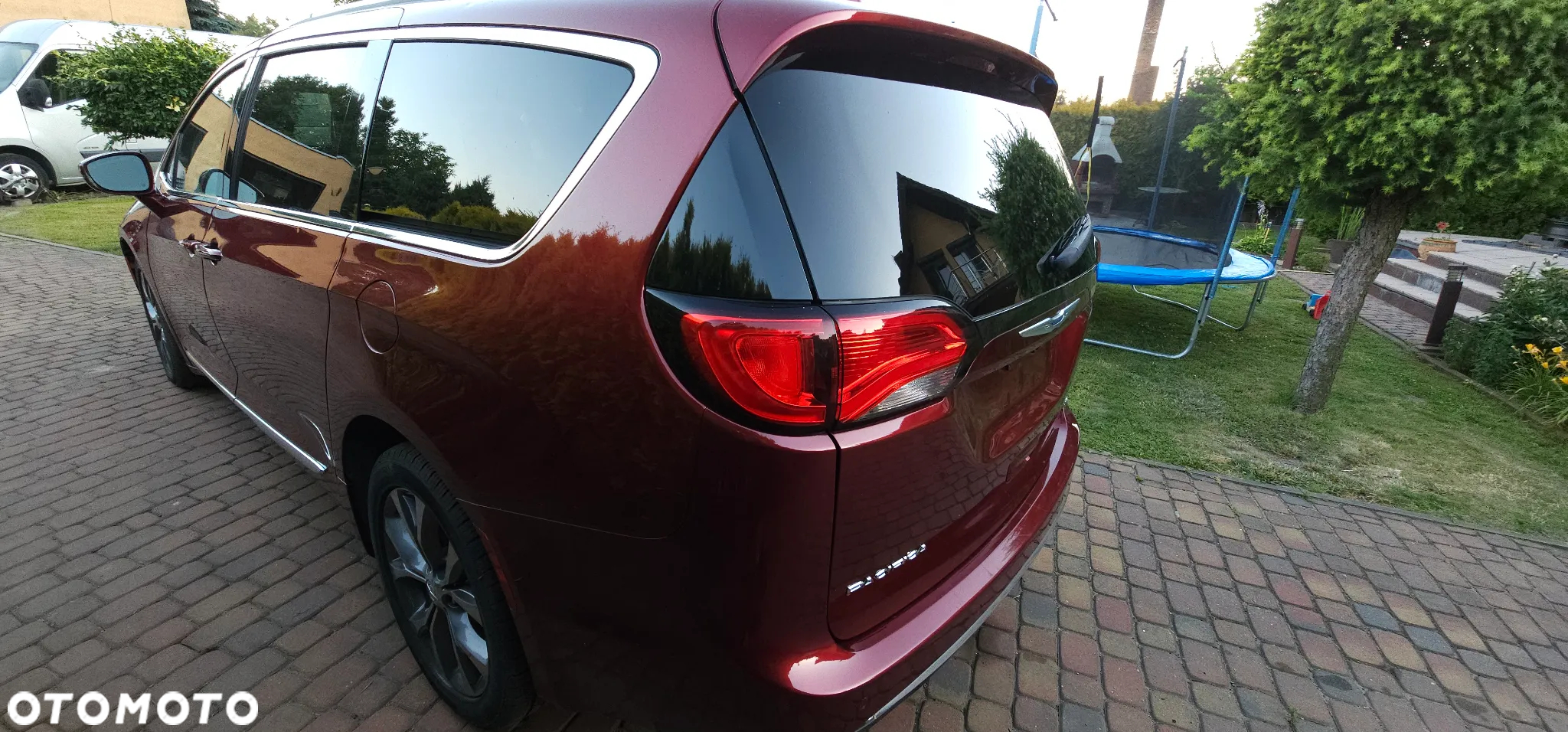 Chrysler Pacifica - 5