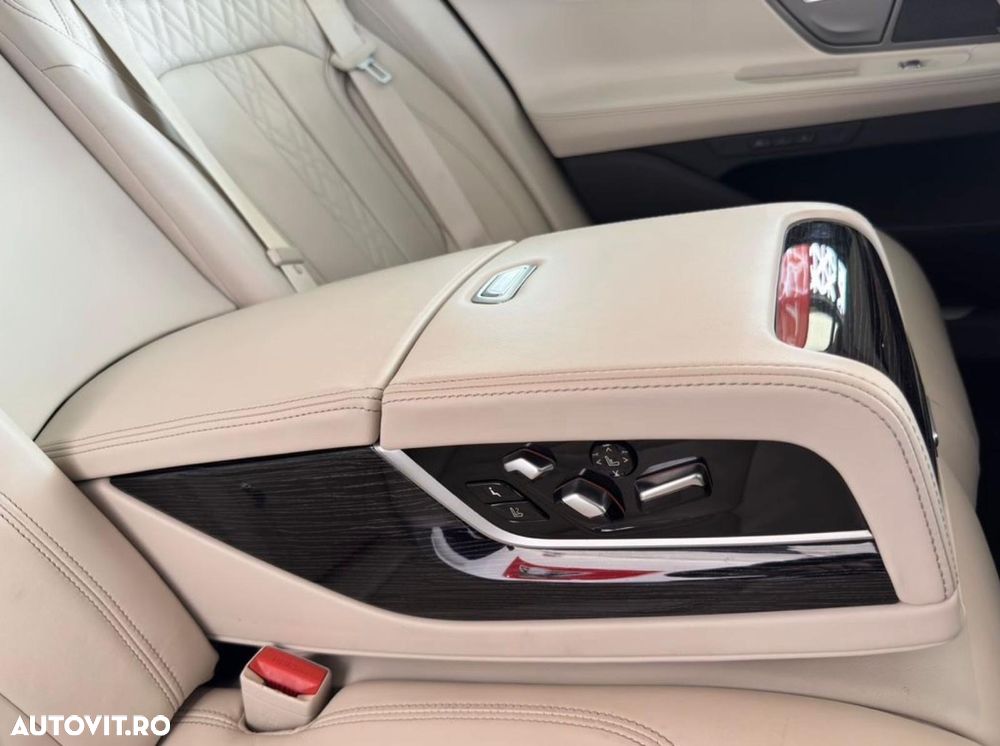 BMW Seria 7 745e - 13