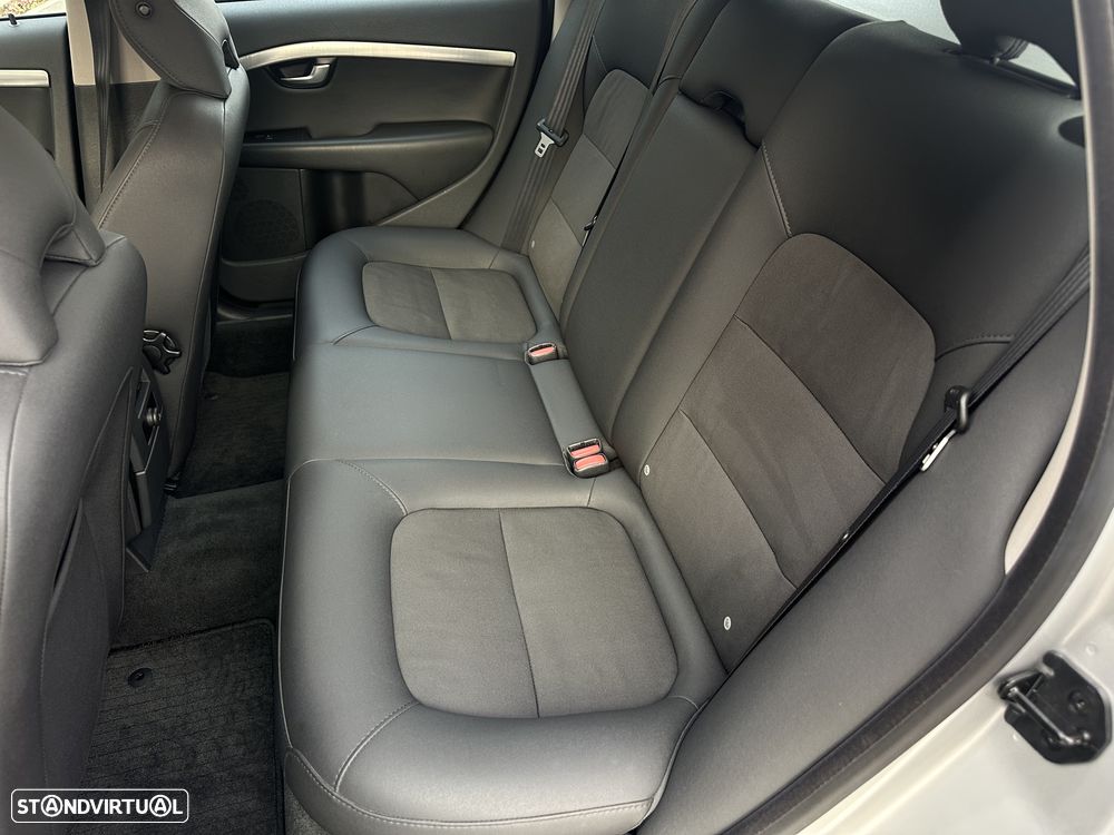 Volvo V70 2.4 D5 Summum Geartronic - 20