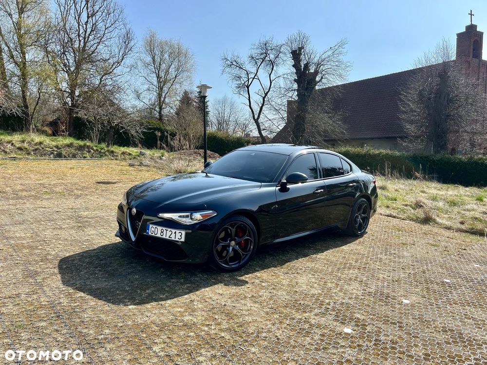 Alfa Romeo Giulia - 1