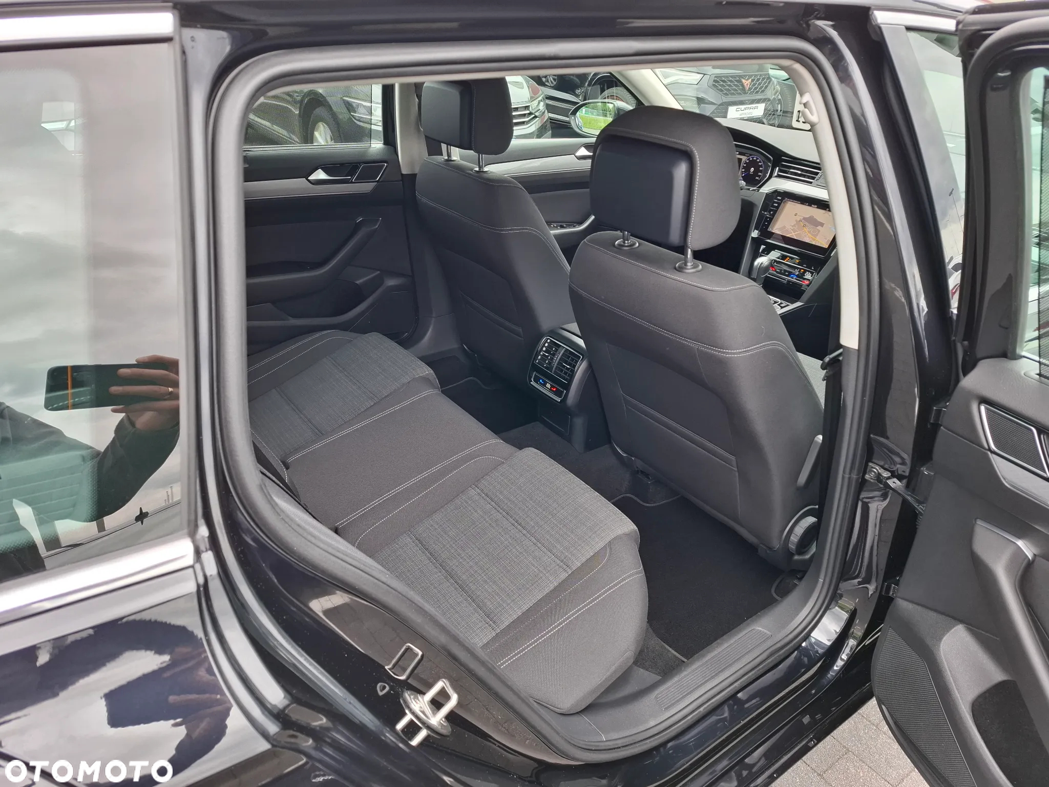 Volkswagen Passat Variant 2.0 TDI SCR DSG Business - 8