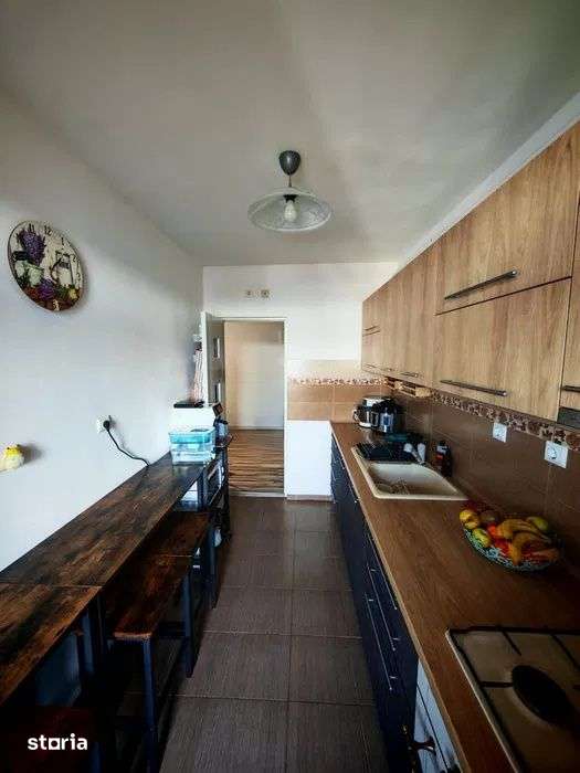 Apartament cu 3 camere, 60 mp, balcon, zona Parcului Poligon — fotografia 3