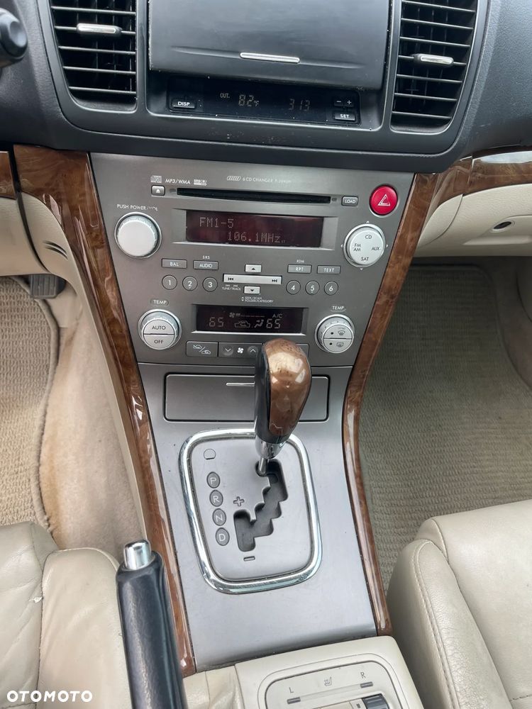 Subaru Legacy - 10