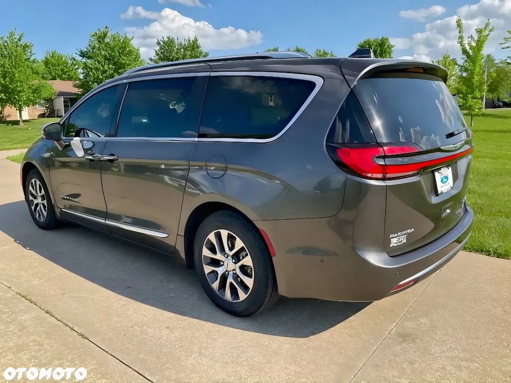 Chrysler Pacifica - 5