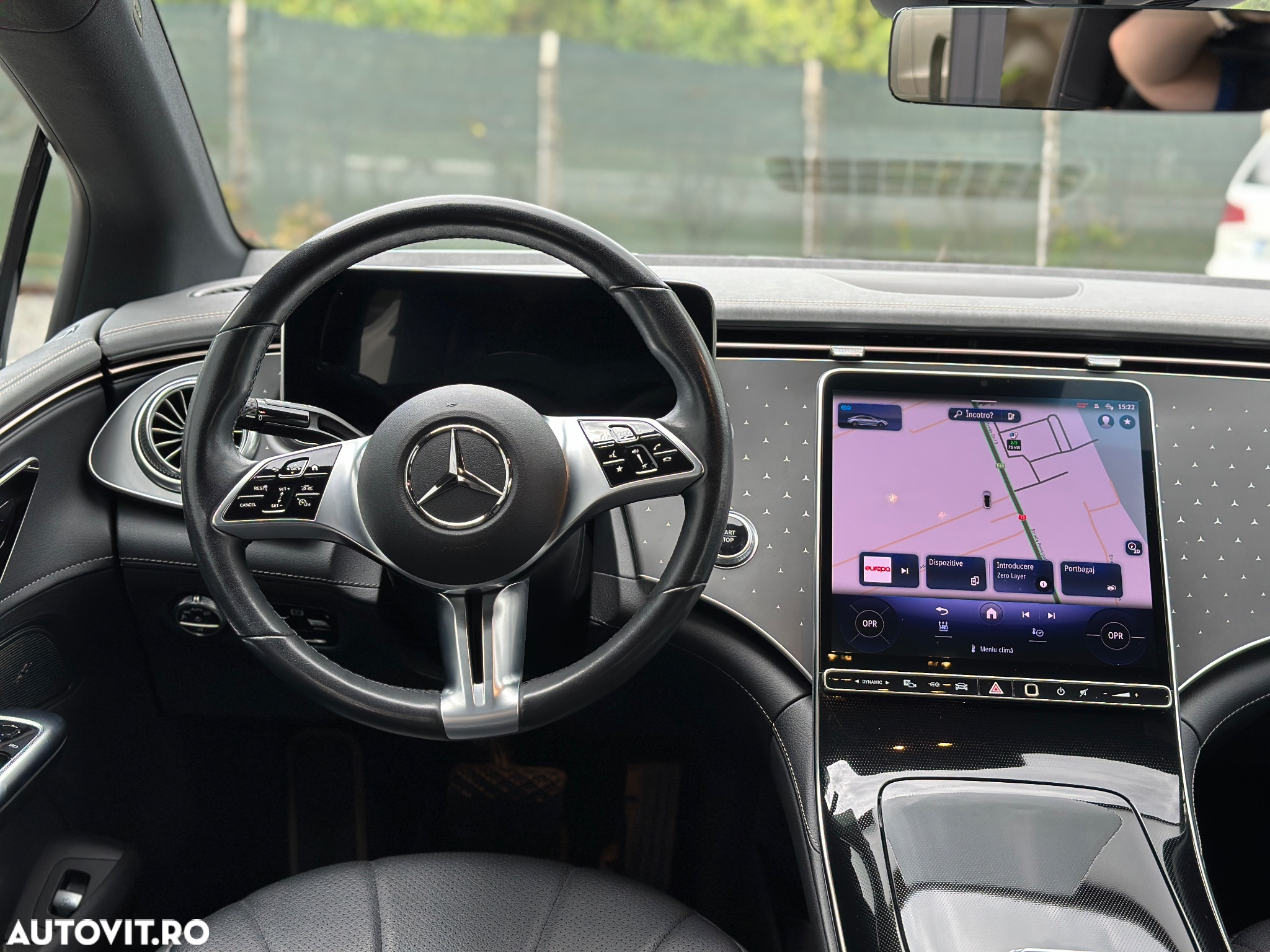Mercedes-Benz EQE 300 - 27