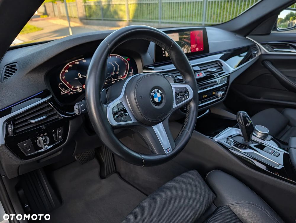 BMW Seria 5 520d Sport Line - 15