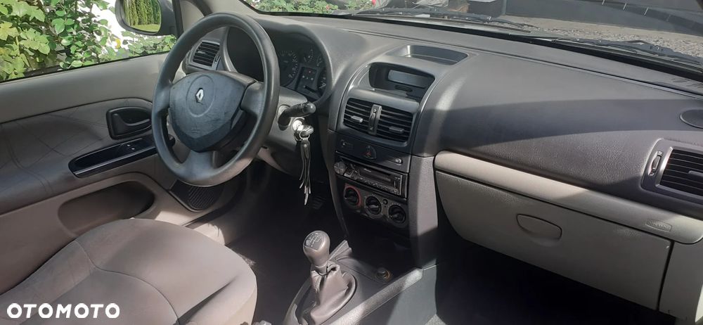 Renault Clio - 9