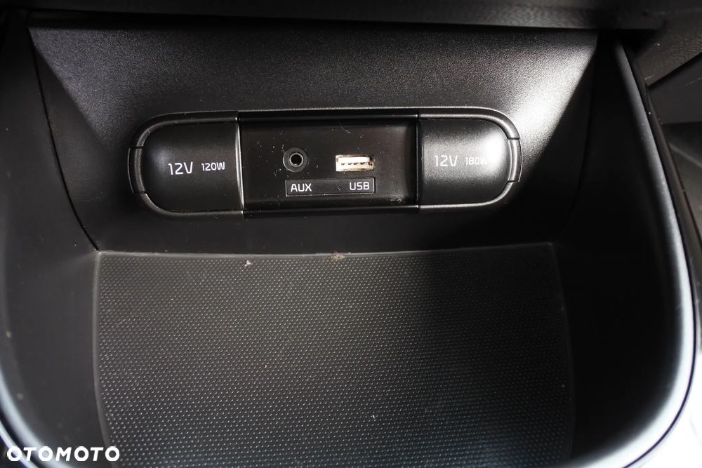 Kia Soul 1.6 CRDI Dream Team Edition - 18