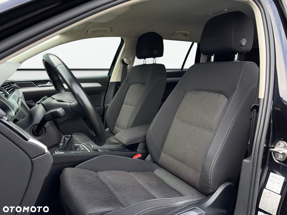 Volkswagen Passat 1.8 TSI BMT Comfortline - 10