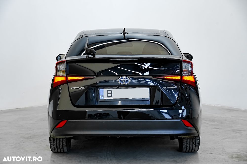 Toyota Prius 1.8 HSD Exclusive Plus - 6