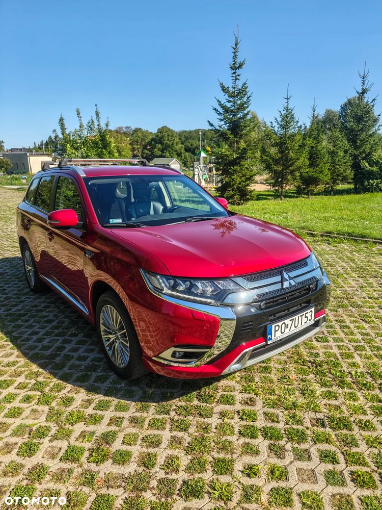 Mitsubishi Outlander - 1