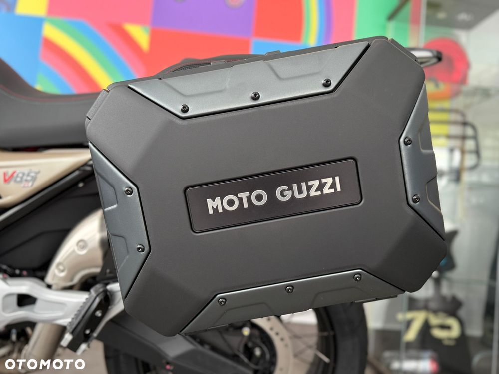 Moto Guzzi V85 - 20