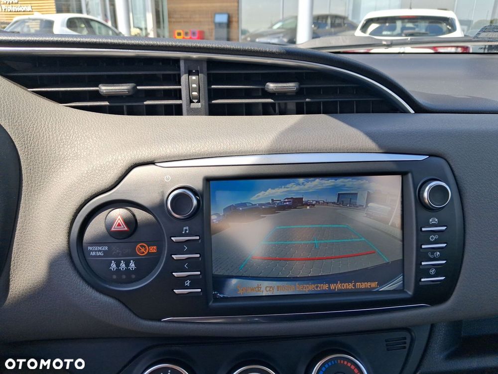 Toyota Yaris 1.5 Premium CVT - 26