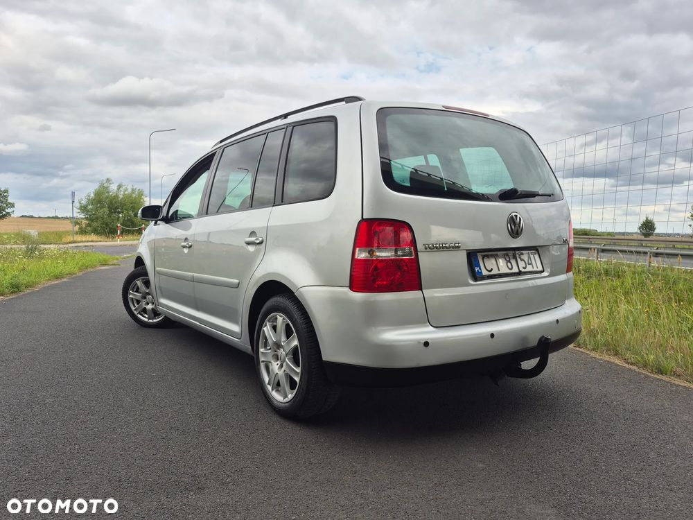 Volkswagen Touran - 3