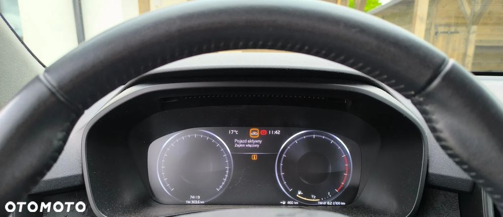 Volvo XC 40 T3 Momentum - 4